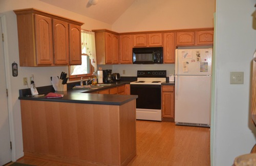 Rileyville House | River's Edge: Shenandoah Riverfront Cabin