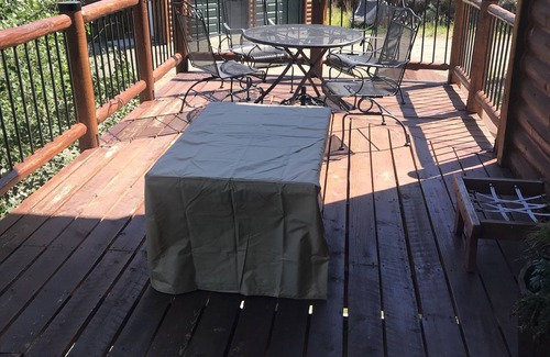 Woods Landing-Jelm Cabin | River's Edge Cabin - Newly Remodeled - On the Big Laramie River
