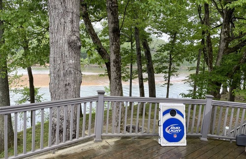 Van Buren House | “ RIVER SIDE “ cabin with Private dock