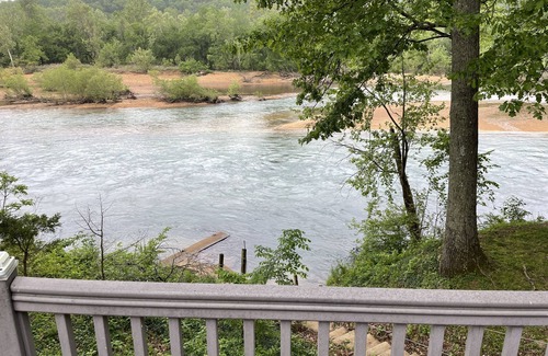 Van Buren House | “ RIVER SIDE “ cabin with Private dock