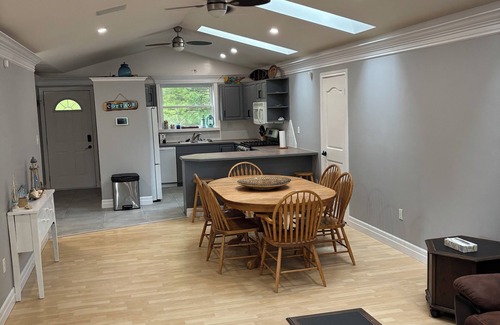 Port Franks Cottage | River side gem of port franks