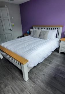 Dingle Apartment | River side