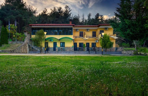 Elassona House | River Side Rooms