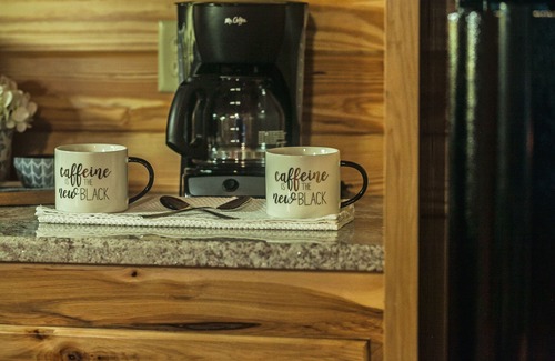 Broken Bow Cabin | River Song - Mountain Couples Cabin (Creek Overlook, Private Hot Tub, Upscale)