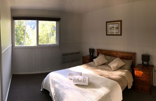 Sawmill Settlement House | River Stone Lodge Mt Buller Alpine Region, self contained quality accommodation