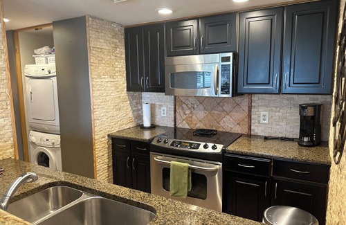 Kerrville Condo | River, swimming Pool, Tennis, Kayaking, Dining, Walking/Running Trails, Views