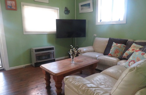 Myola House | River to Sea at Myola - Relaxing Coastal Cottage