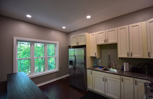 Iowa Falls House | River View #1 - Charming 2-bedroom house with AC, WiFi in serene Iowa Falls