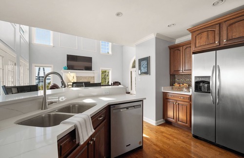 Jeffersonville House | River View - 3 King Beds - Modern -Bourbon Trail