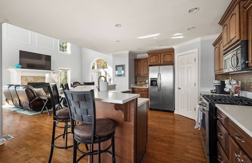 Jeffersonville House | River View - 3 King Beds - Modern -Bourbon Trail