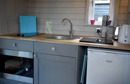 Llanfair Caereinion Cottage | River View 4 is a two berth unit in the style of a beautiful Gypsy hut.