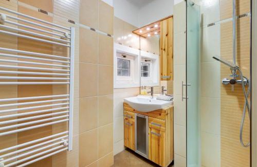 Lagymanyos Apartment | River View Apartment