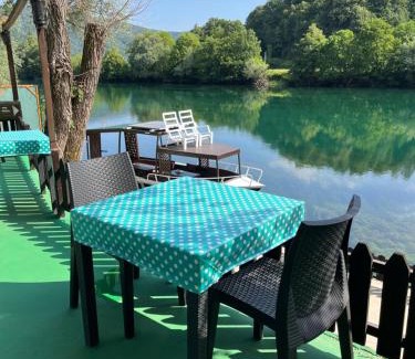 Lohovo Bed & Breakfast | River View