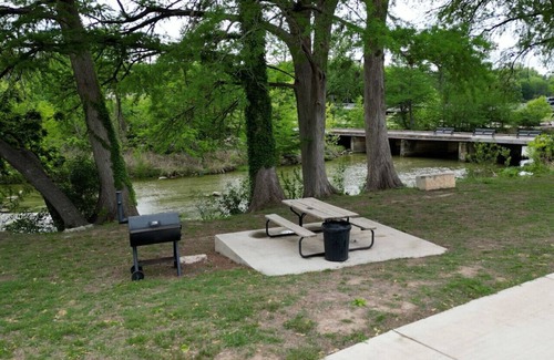 Kerrville Cabin | River View Deluxe King Cabin #19