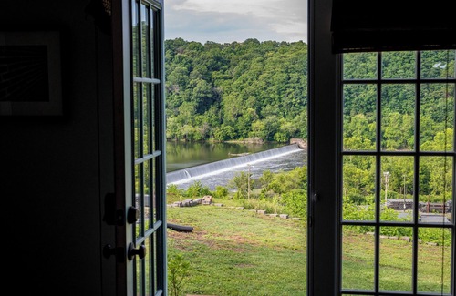 Central Business District Apartment | River View Downtown Private Historic Apt!