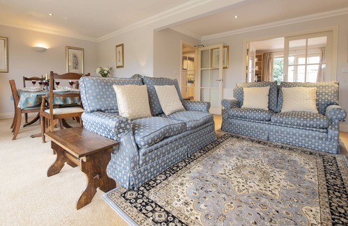 Ingleton Cottage | River View is a beautifully well-equipped town house is perfect for families