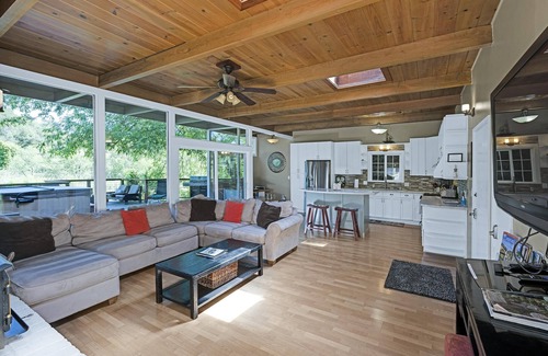 Healdsburg House | ✨River View Lodge | Complimentary wine tasting at Croix included!