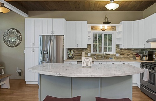 Healdsburg House | ✨River View Lodge | Complimentary wine tasting at Croix included!