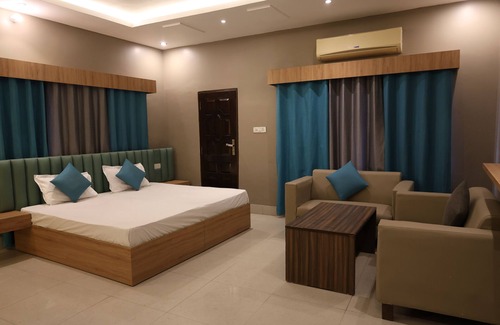 Mayapur Hotel | River View Resort