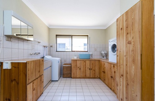 Guilderton House | River View Retreat - Ocean and River Views