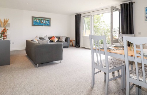 Mylor Churchtown Apartment | RIVER VIEW, romantic, character holiday cottage in Falmouth