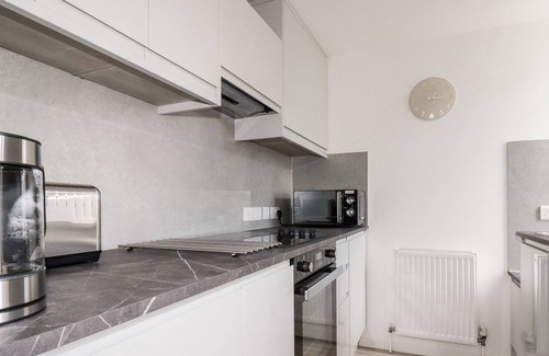 Mylor Churchtown Apartment | RIVER VIEW, romantic, character holiday cottage in Falmouth