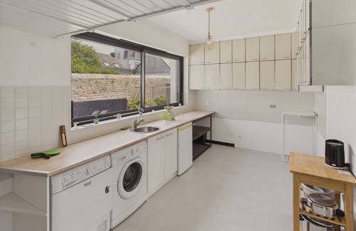 Pont-l'Abbe Ski Chalet | River View – Spacious House and Garden for 10