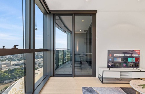 Brisbane Central Business District Apartment | River View Suite | 1BR 3People | Balcony Pool Gym