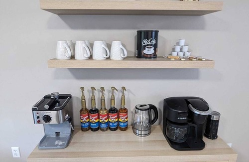 St. Catharines Apartment | River Views l Walker's Paradise l Coffee Station l Near Niagara Falls