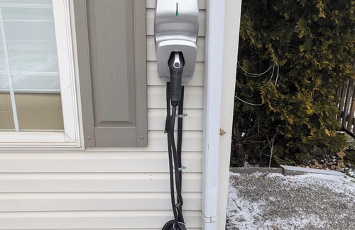 St. Catharines House | River Views | Pool Table | EV Charger | Hiking Trails | Near Niagara Falls