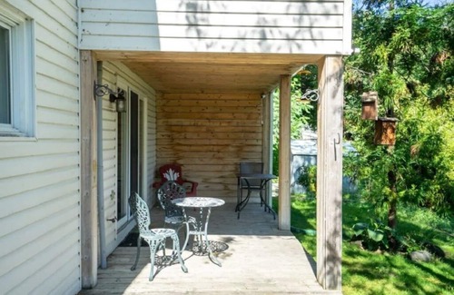 St. Catharines House | River Views | Pool Table | EV Charger | Hiking Trails | Near Niagara Falls
