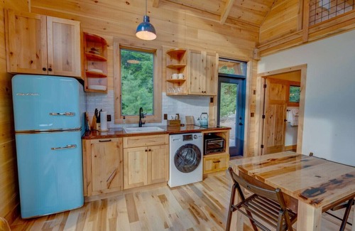 Ellsworth Cabin | River Views | Private Hot Tub | The Willow Cabin