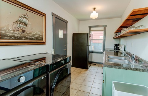 Woodfin House | River views, unbeatable proximity to downtown