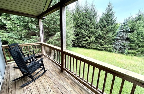 Vesta Cabin | River Walk Cabins: Fishing Cabin