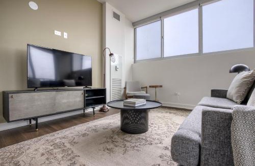 River West Apartment | River West 2br w party room nr fulton market CHI-1024
