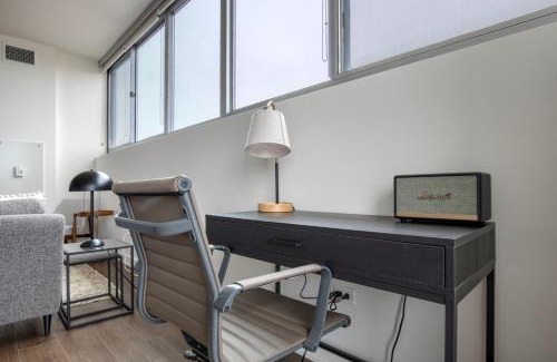 River West Apartment | River West 2br w party room nr fulton market CHI-1024