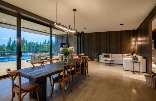Albert Town Villa | Riverbank by Sothebys Luxury Rental Homes