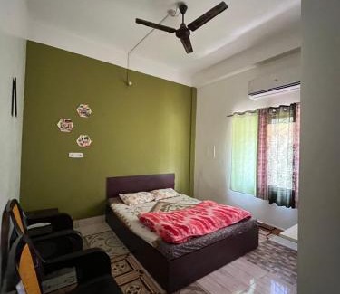Sualkuchi House | Riverbank Guesthouse with Restaurant & self cooking facility