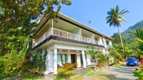 Devikolam House | Riverbench Homestay Munnar, Anaviratty