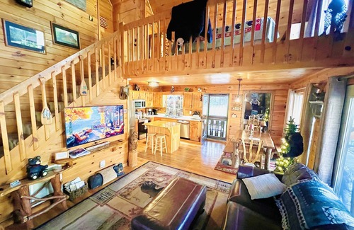 Epworth Cabin | Riverbend Cabin Waterfront dining & Trout Fishing with available guest cabin