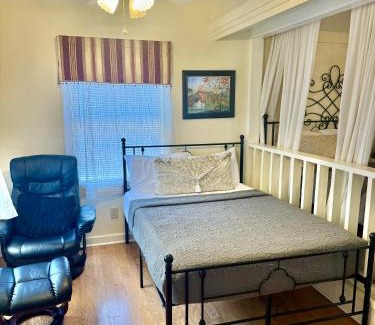 Helen Hotel | Riverbend Motel & Cabins