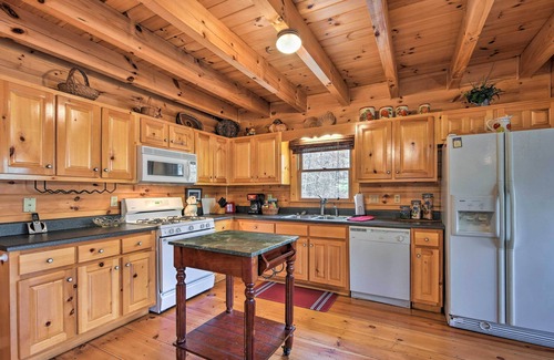 Ellijay Cabin | 'Riverbend Reserve' Cabin w/Yard + Fire Pit!
