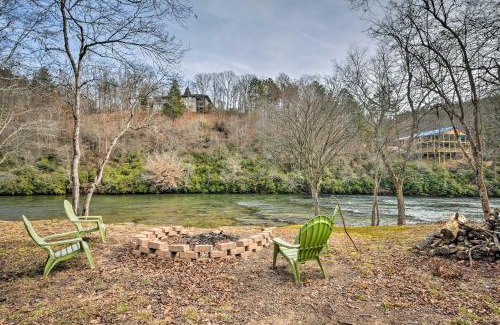 Ellijay House | Riverbend Reserve Cabin with Yard and Fire Pit!