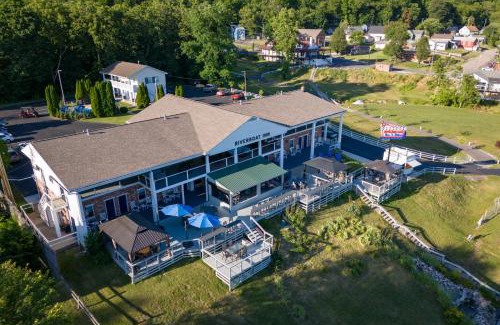 Madison Hotel | Riverboat Inn & Suites