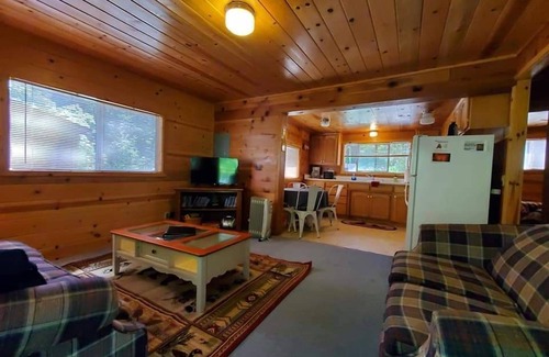 Castella Cabin | Rivercast Cabin fisherman's Dream on the Upper Sac