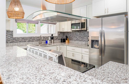 Portsmouth House | Rivercrest Retreat | River Front | 3 beds 2 baths