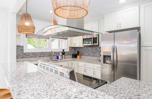 Portsmouth House | Rivercrest Retreat / River Front / 3 bed 2 bath