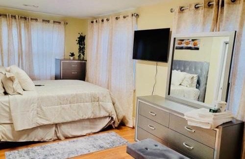 East Riverdale House | Riverdale Retreat Spacious 4BR DC Access