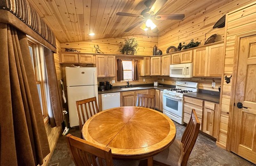Greer Cabin | Riverden on the Little Colorado River