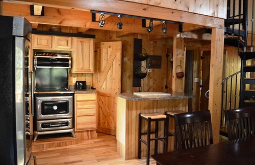 Elkins Cabin | RIVERFRONT 2 STORY, 4 BR, 2 Bath, Washer/Dryer, HOT TUB, Pet Friendly
